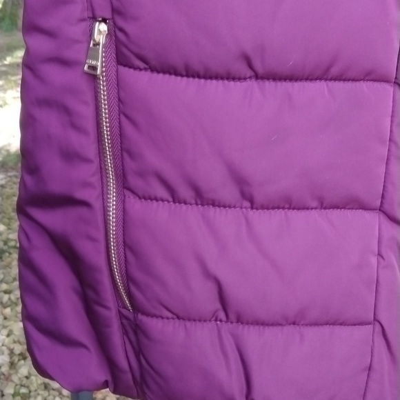 Calvin Klein Women's Puffer Vest Jacket Plum, Size Medium - Picture 6 of 11